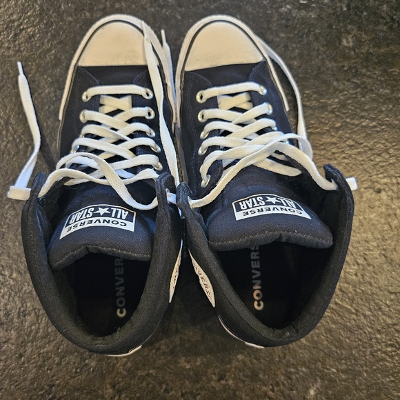 Chuck Taylor hightop Converse shoes - Picture 15 of 16